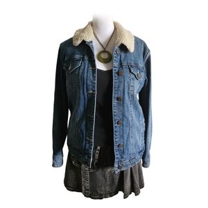 BP. 99% Cotton navy denim jacket with sherpa collar & lined inside womens XS